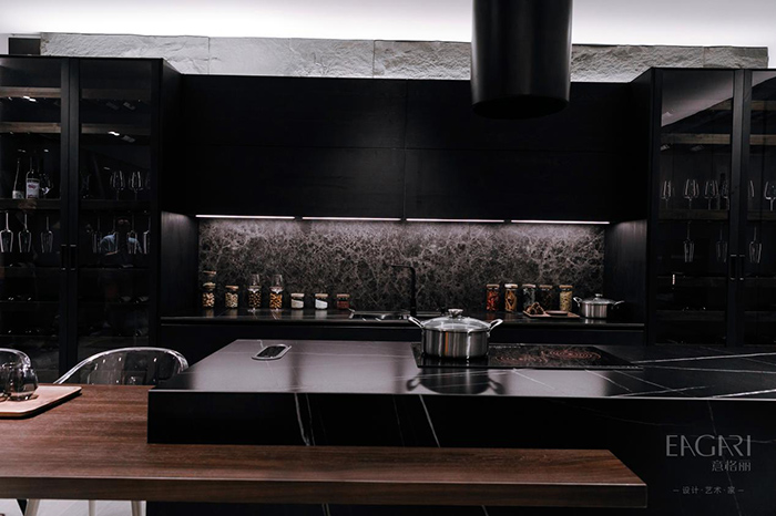 �����ȫ�ݶ��Ƴ���